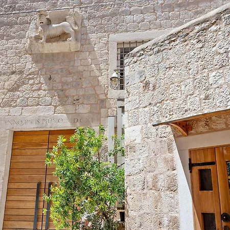 Arsenal Hvar *