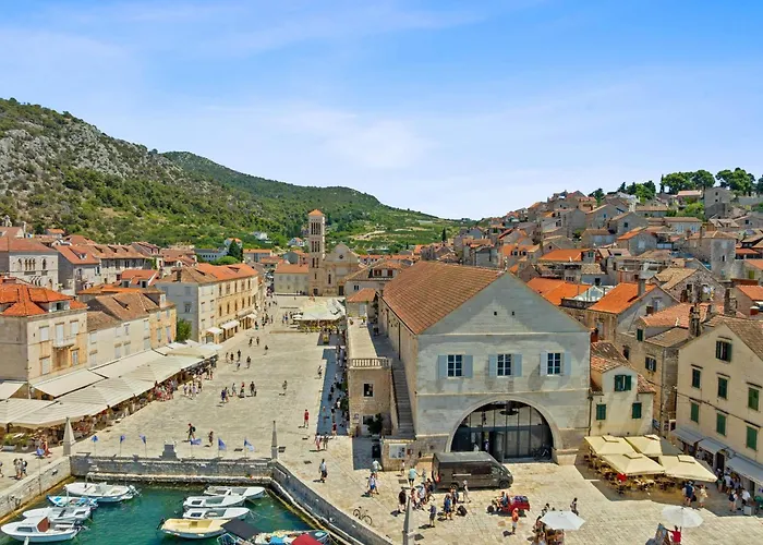 Arsenal Hvar Апартаменти *