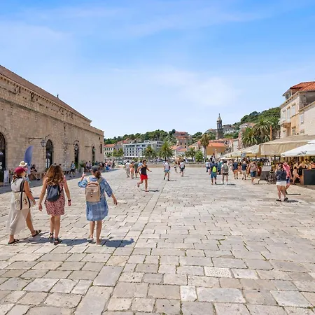 Arsenal Hvar * Hvar Town