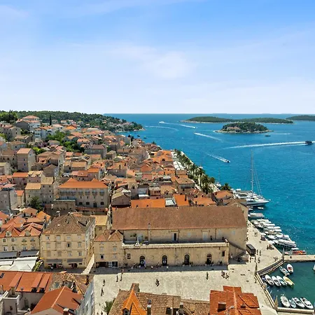Arsenal Hvar * Hvar Town