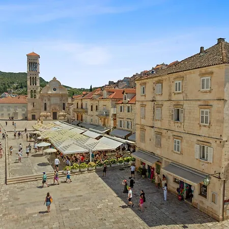 Arsenal Hvar Hvar Town