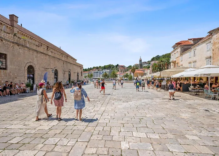 Arsenal Hvar * Hvar Town