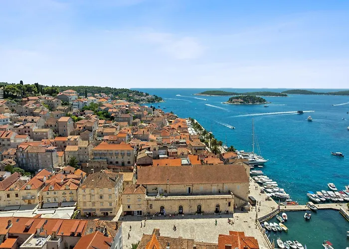 Arsenal Hvar * Hvar Town