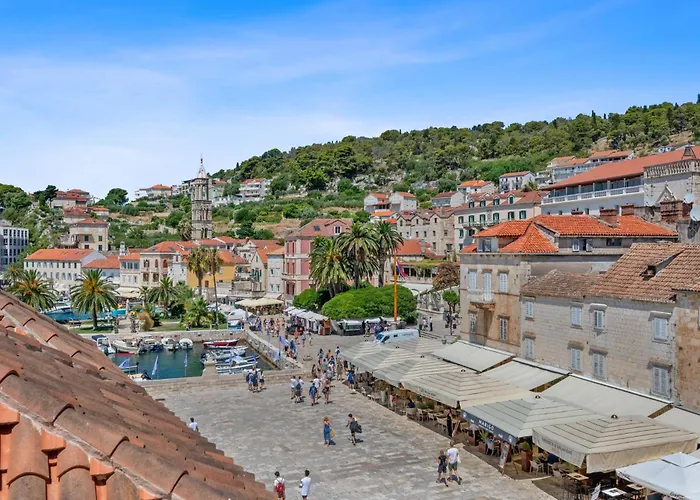 Arsenal Hvar Hvar Town