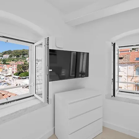 Апартаменти Arsenal Hvar